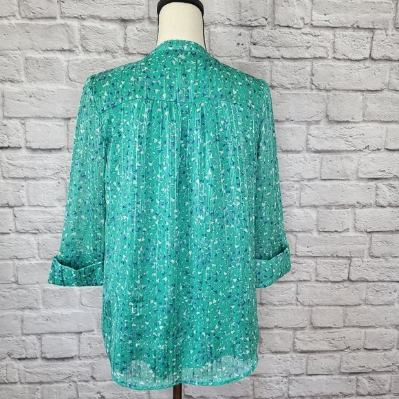 Kim Rogers Top Green Blue White Floral 3/4  Sleeve Pleated Button Front Size S - Picture 6 of 9